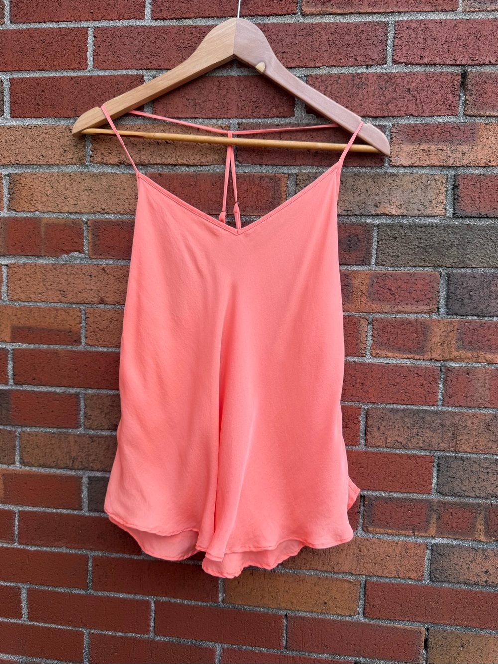 E by Eloise Anthropologie 100% Silk Coral Strappy Tank Top Camisole Size Medium